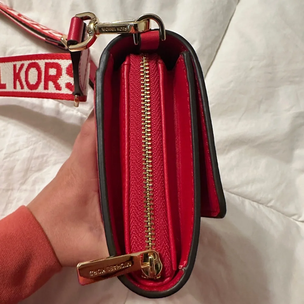 Michael by Michael Kors Jet Set Large Leather Wallet Crossbody - NWOT - Picture 5 of 16
